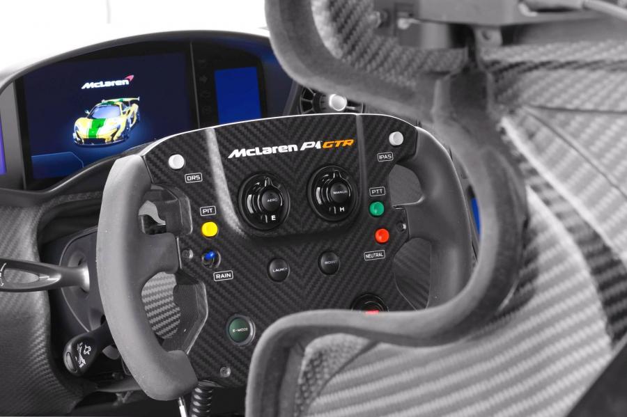 Панель приборов McLaren P1 GTR (34 of 58) 2015 года  (фото 7 из 35)